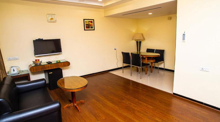 Simran Heritage Raipur  Ngoại thất bức ảnh